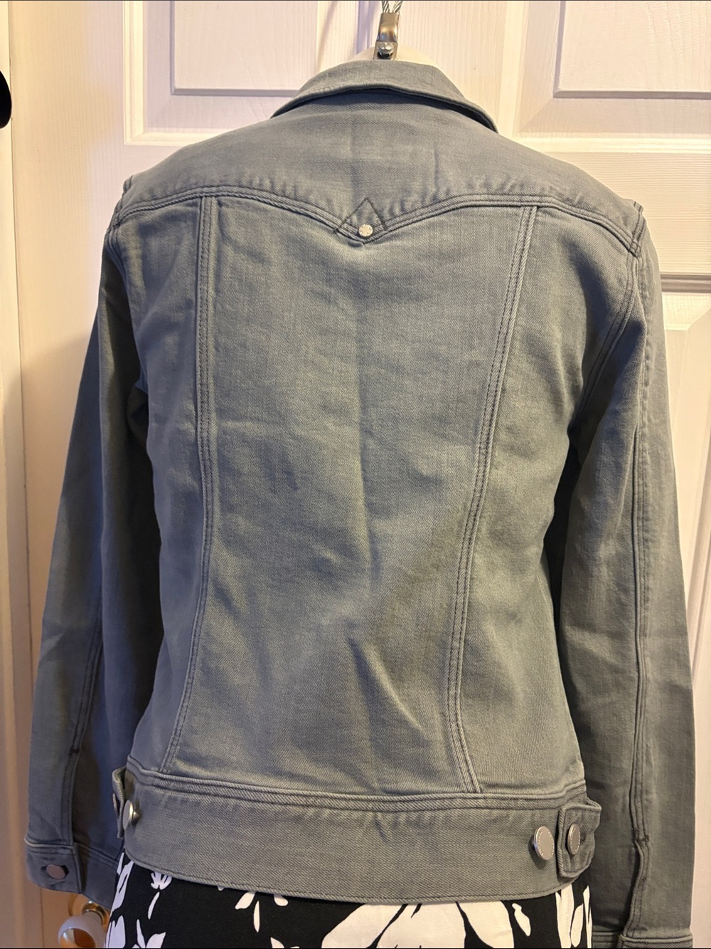 Liverpool Los Angeles Classic Stretch Denim Trucker Jacket Size XS, like new! - Picture 7 of 14